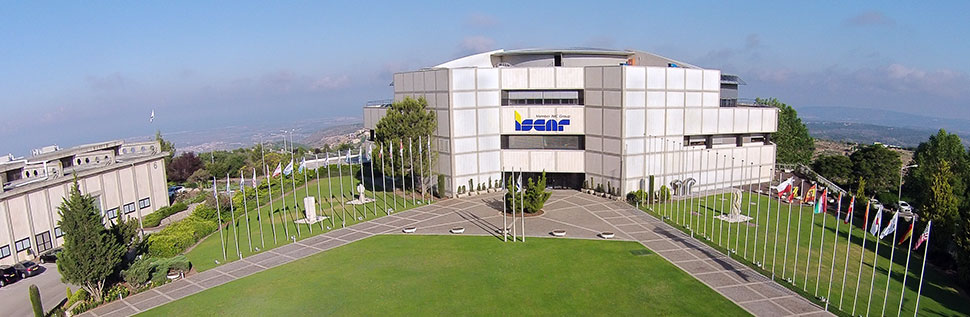 מבט ציפור על מבני מפעל ישקר בתפן