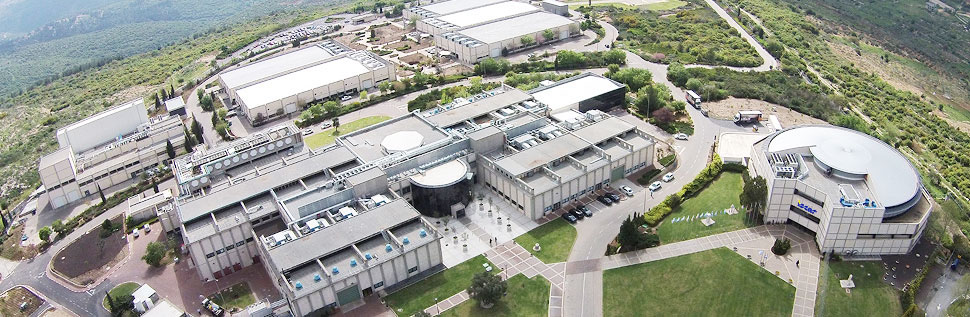 מבט ציפור על מבני מפעל ישקר בתפן